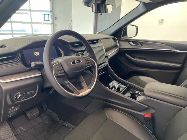 New 2026 Jeep Grand Cherokee Altitude AWD/4WD image 14