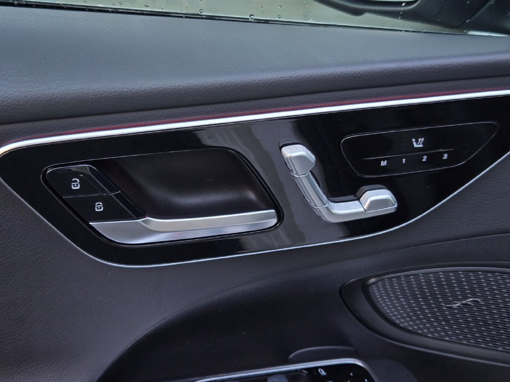Used 2023 Mercedes-Benz C 300 Sedan image 11