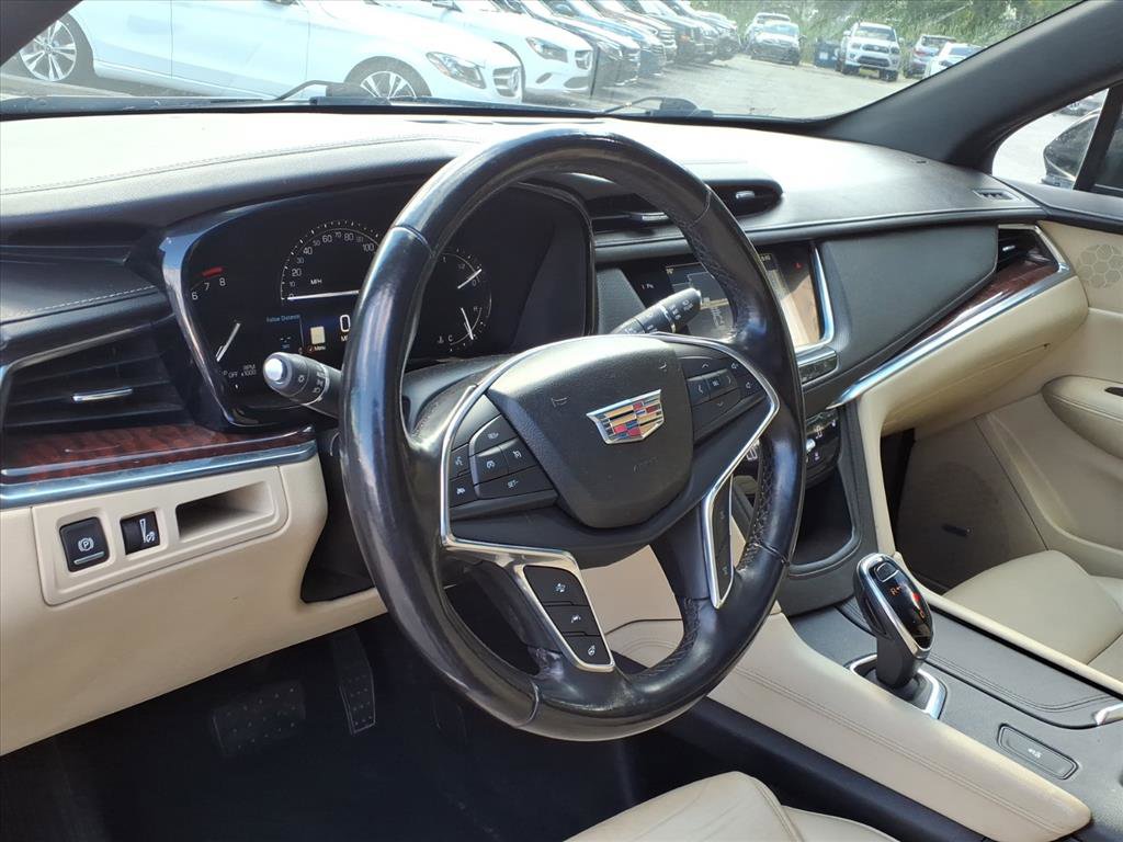 Used 2018 Cadillac XT5 Luxury w/ Driver Awareness Package image 11