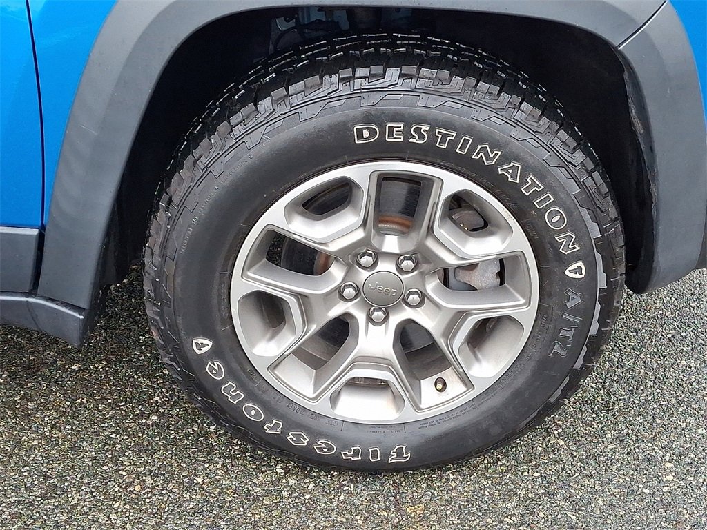 Used 2020 Jeep Cherokee Trailhawk w/ Comfort/Convenience Group image 9