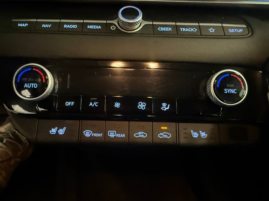 Certified 2023 Hyundai Elantra Limited w/ Cargo Package FWD image 37