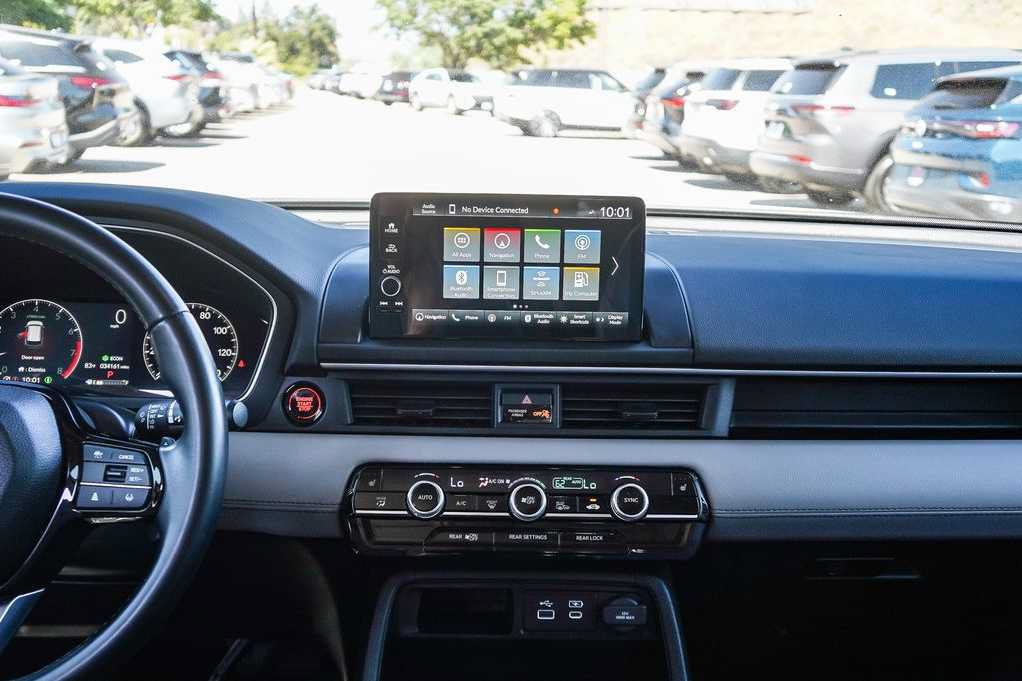 Used 2024 Honda Pilot Touring image 13