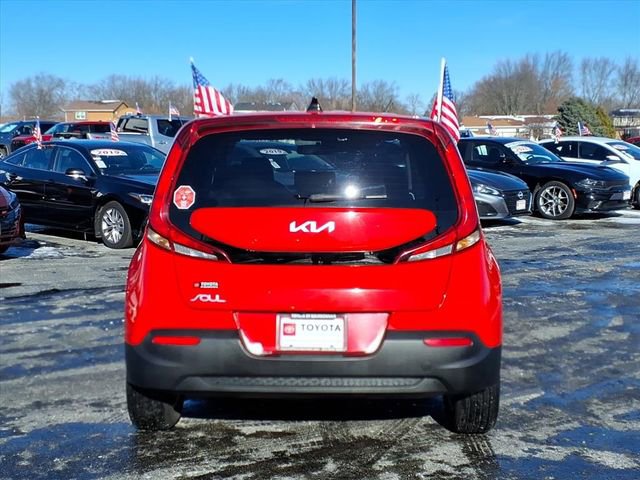 Used 2022 Kia Soul LX w/ Technology Package image 4
