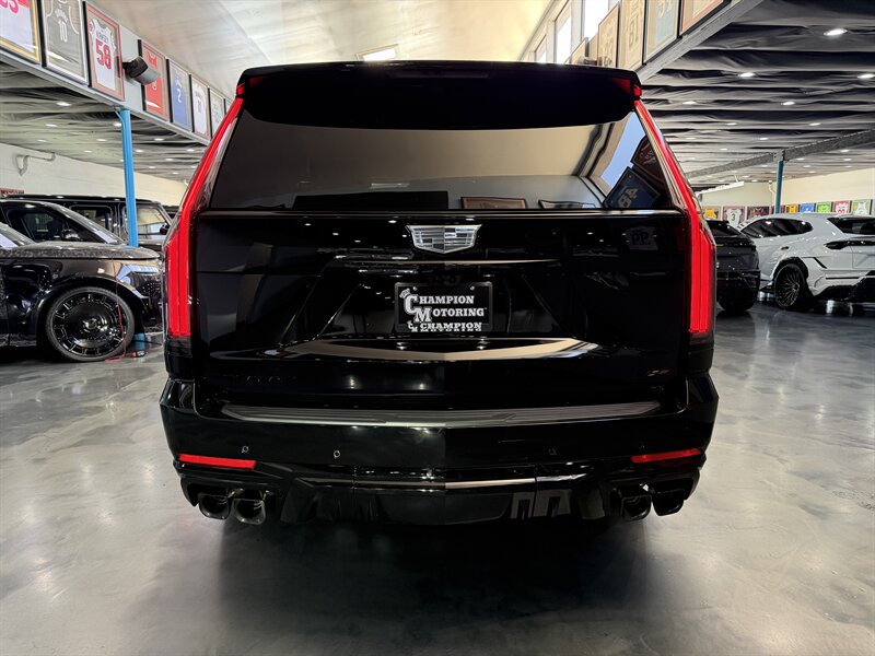 Used 2026 Cadillac Escalade V w/ LPO, ONYX Package AWD/4WD image 6