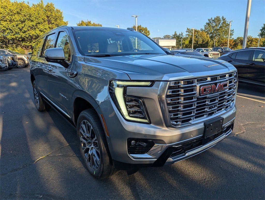 New 2026 GMC Yukon XL Denali w/ Denali Reserve Package image 2