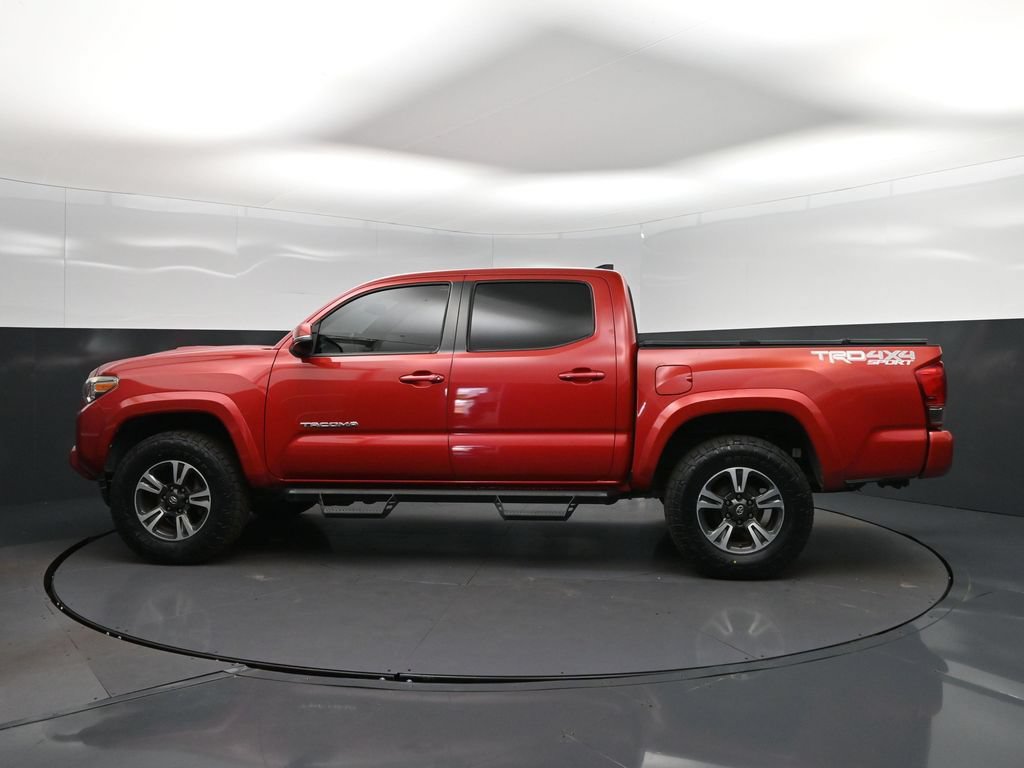 Used 2017 Toyota Tacoma TRD Sport w/ Premium & Technology Package AWD/4WD image 4