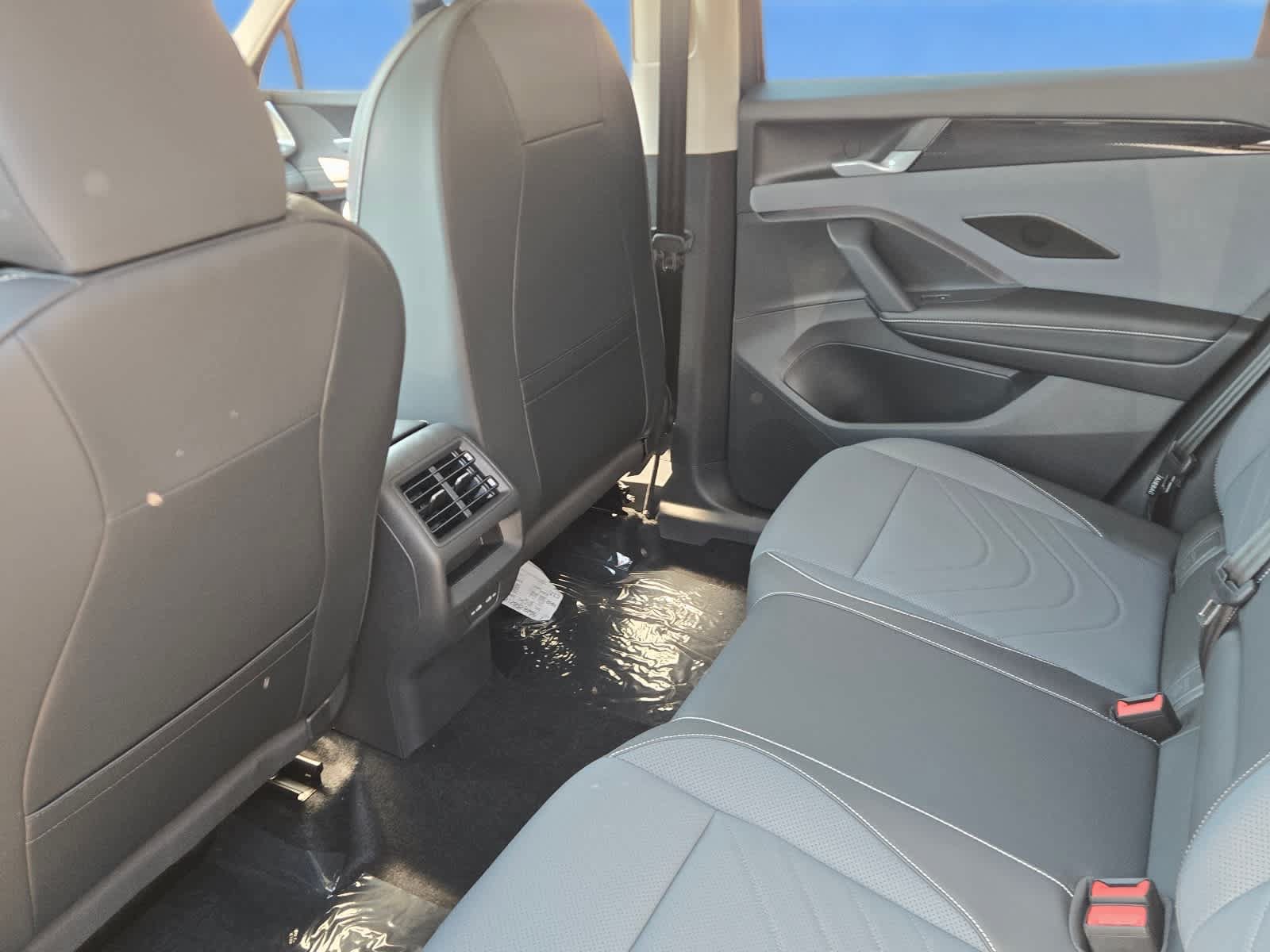 New 2026 Volkswagen Tiguan SE AWD/4WD image 12