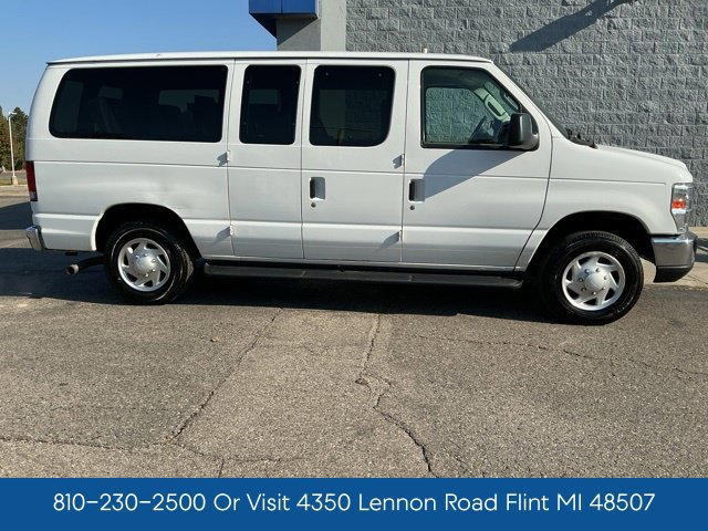 Used 2014 Ford E-150 and Econoline 150 Wagon RWD image 6