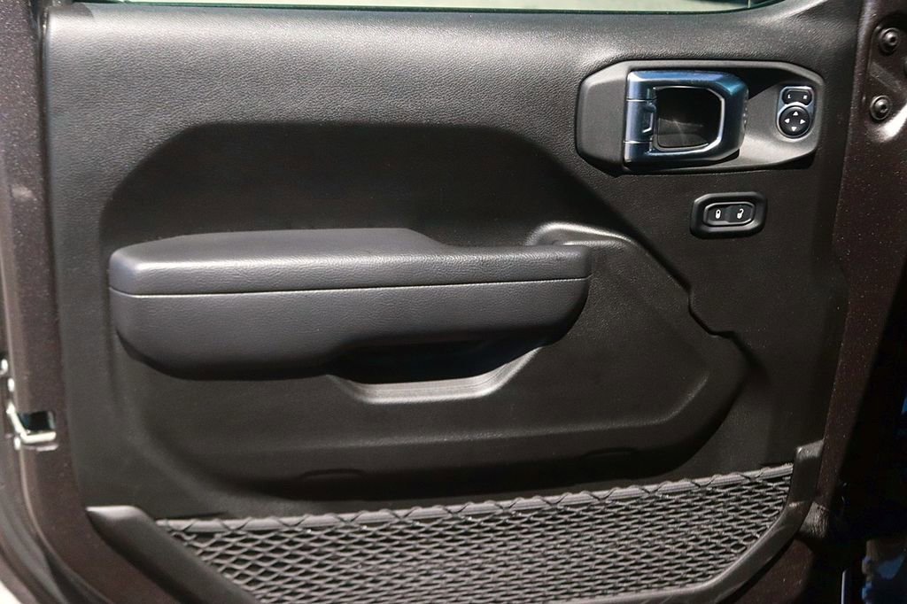 Used 2025 Jeep Wrangler Unlimited Sport AWD/4WD image 11
