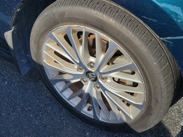Used 2019 Toyota Camry XLE FWD image 9