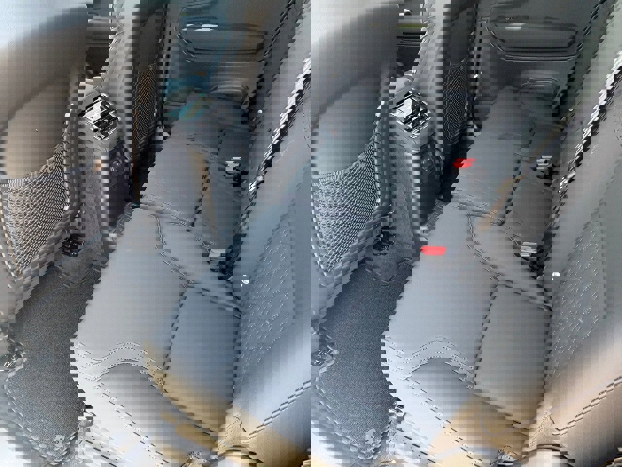 New 2026 Volvo XC90 T8 Plus image 22