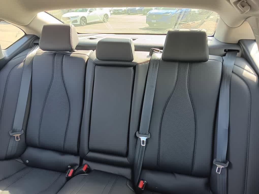 Used 2025 Acura TLX w/ Technology Package FWD image 12