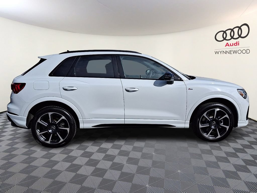 Certified 2025 Audi Q3 2.0T Premium Plus w/ Premium Plus Package AWD/4WD image 7