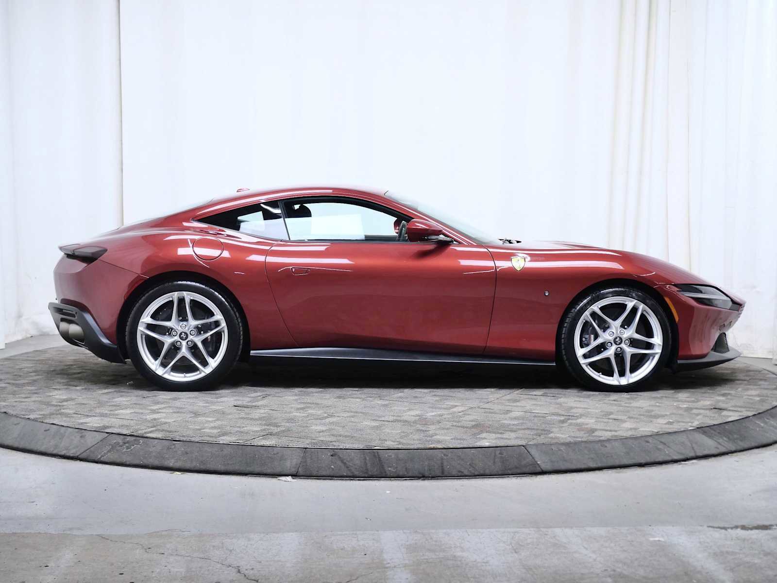 Certified 2021 Ferrari Roma RWD image 7