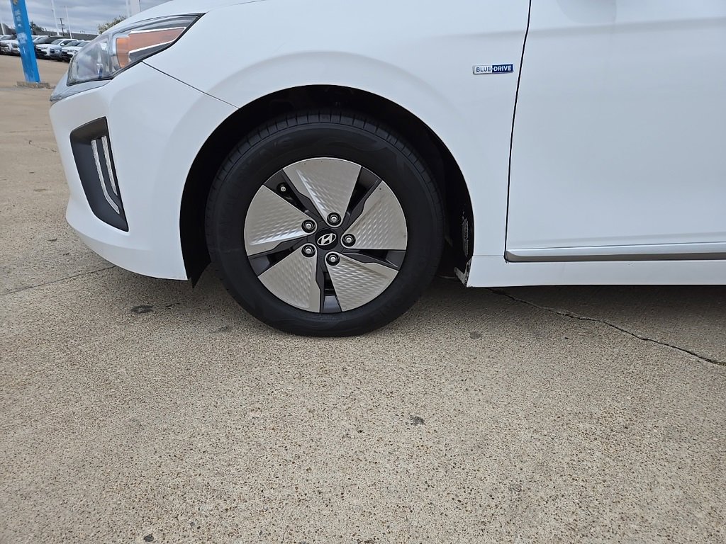Used 2020 Hyundai Ioniq SE image 10