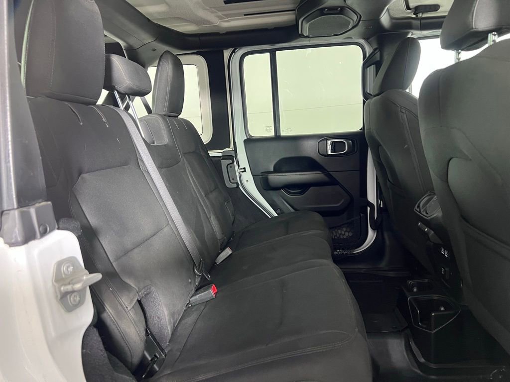 Used 2018 Jeep Wrangler Unlimited Sahara AWD/4WD image 21