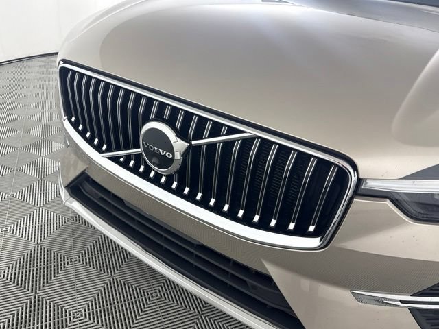 Used 2023 Volvo XC60 B5 Plus w/ Protection Package Premier FWD image 47