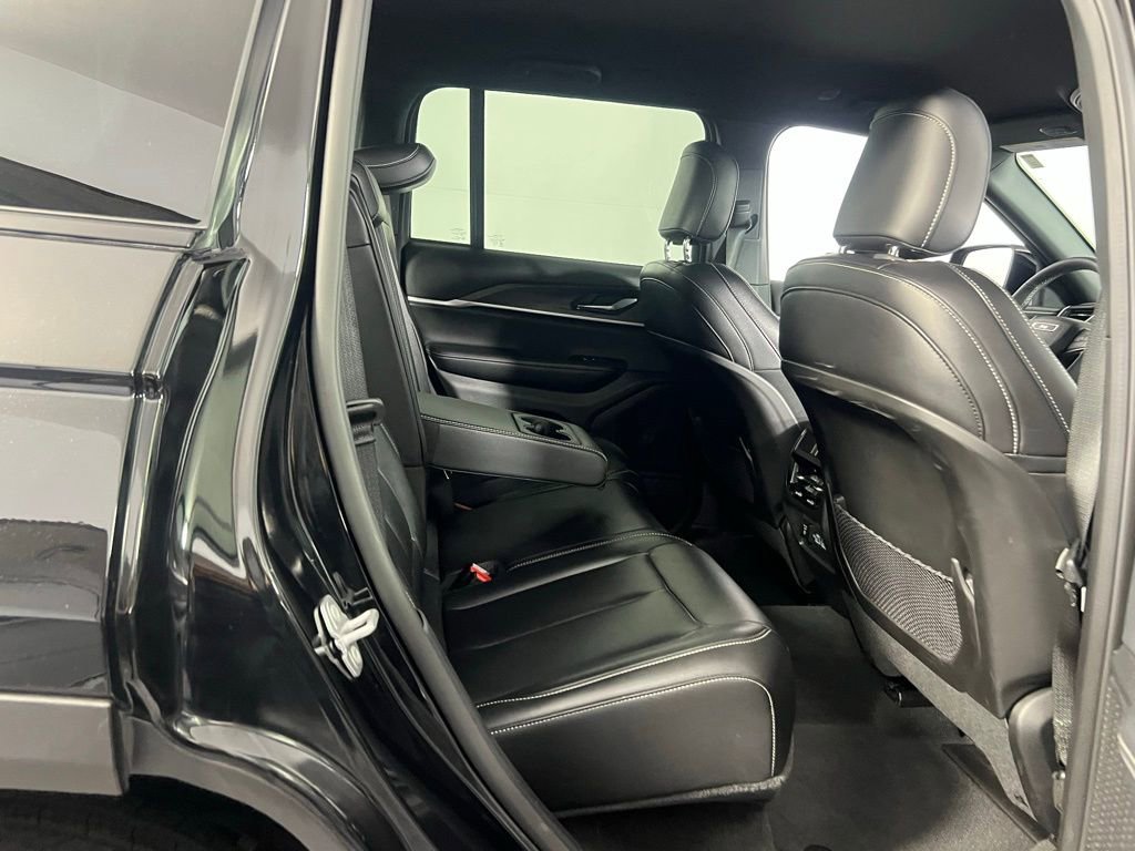 Used 2024 Jeep Grand Cherokee Limited image 29