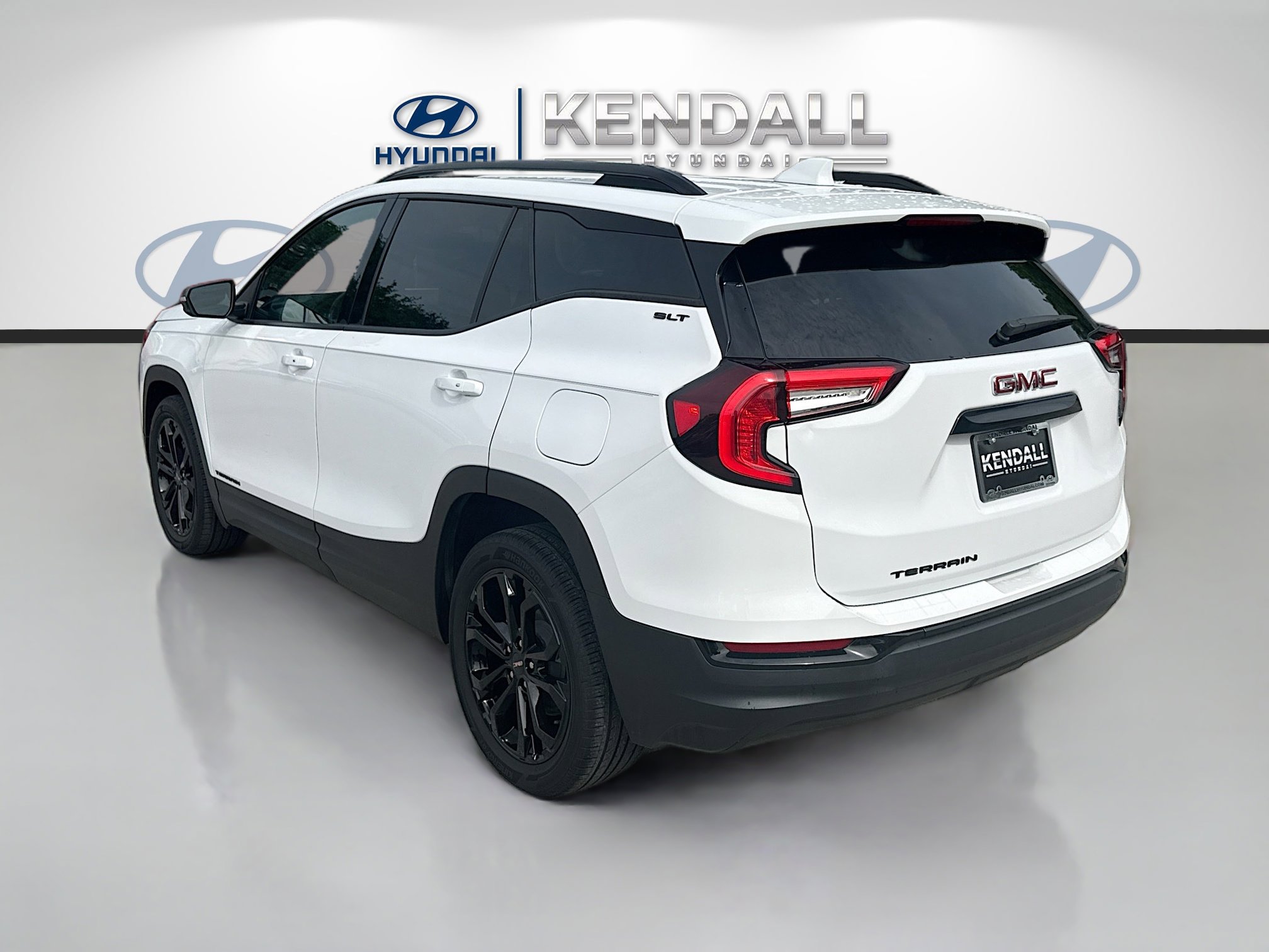Used 2022 GMC Terrain SLT w/ Elevation Edition FWD image 4
