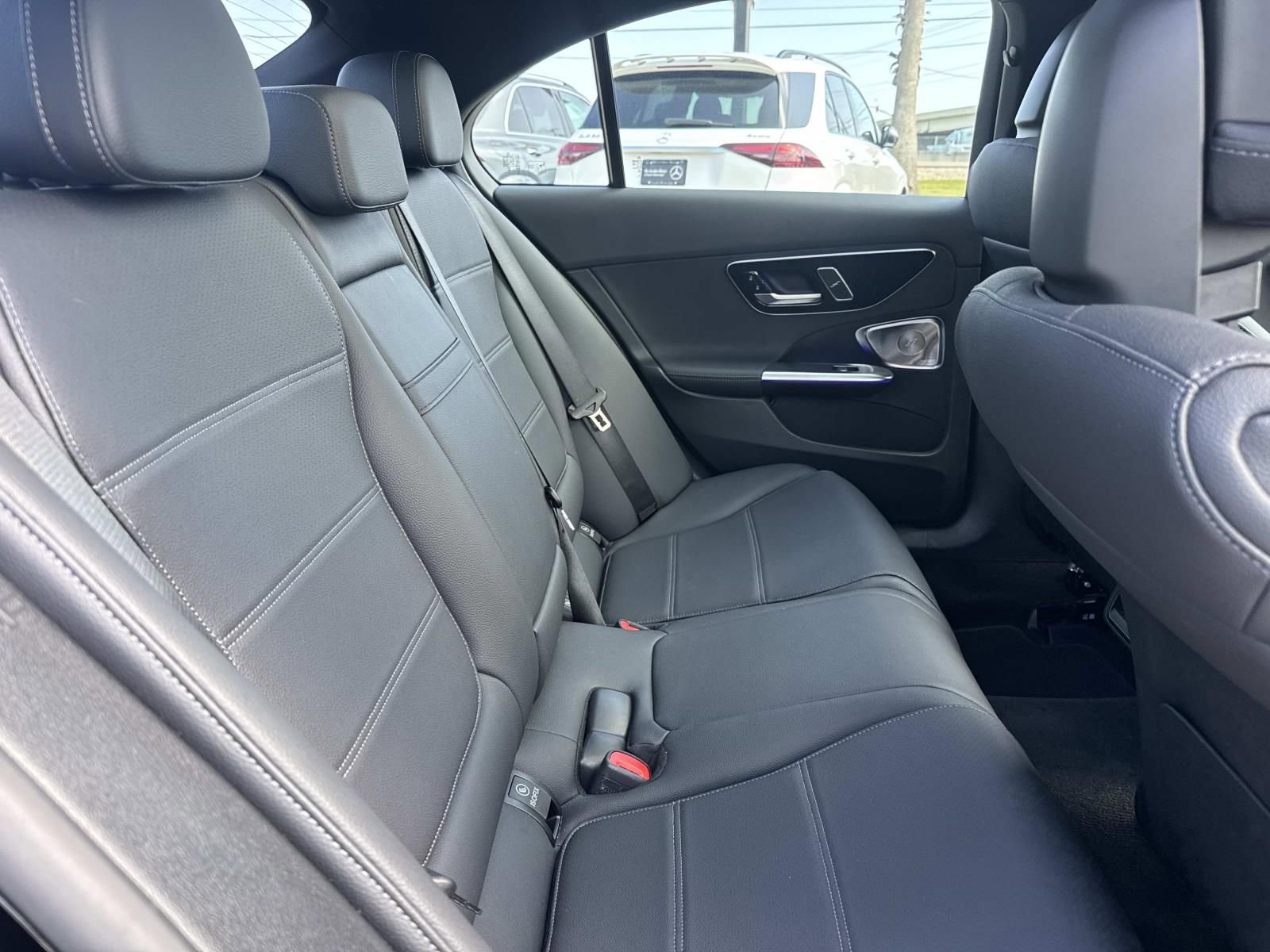 Used 2025 Mercedes-Benz C 300 Sedan image 9