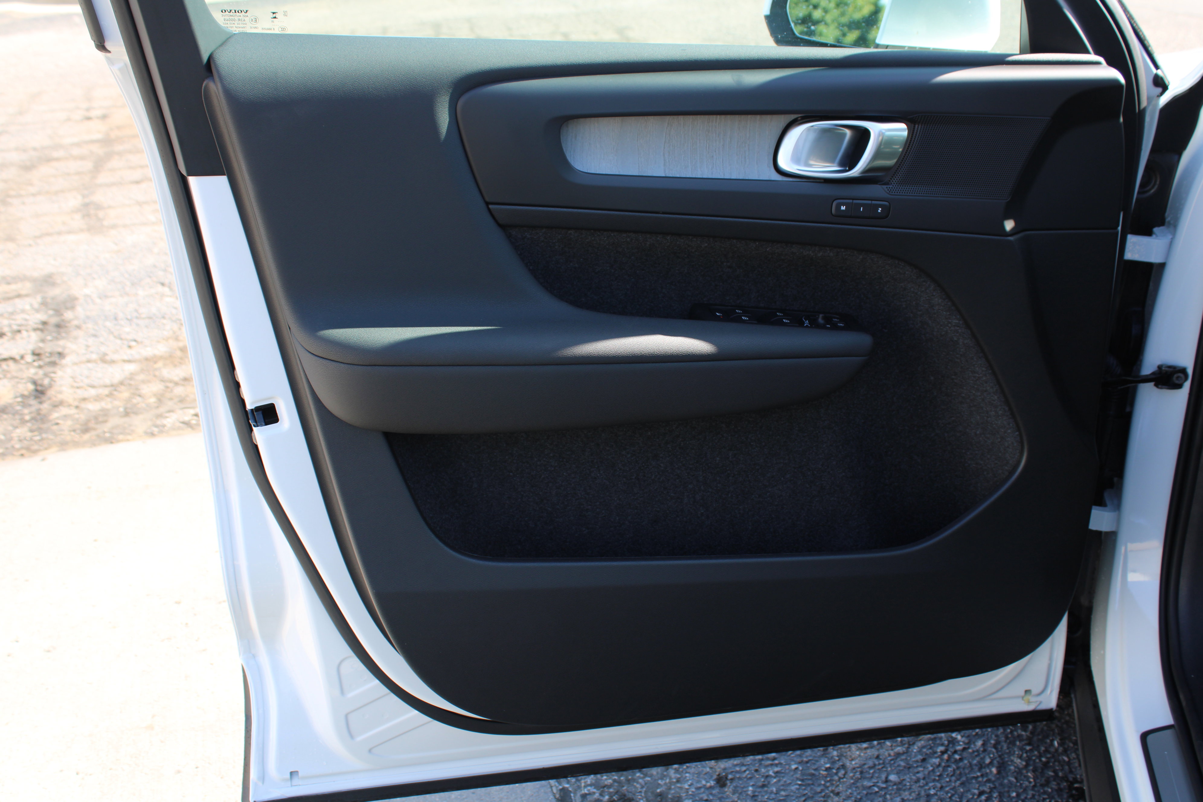 New 2025 Volvo XC40 B5 Plus w/ Protection Package Premier image 9