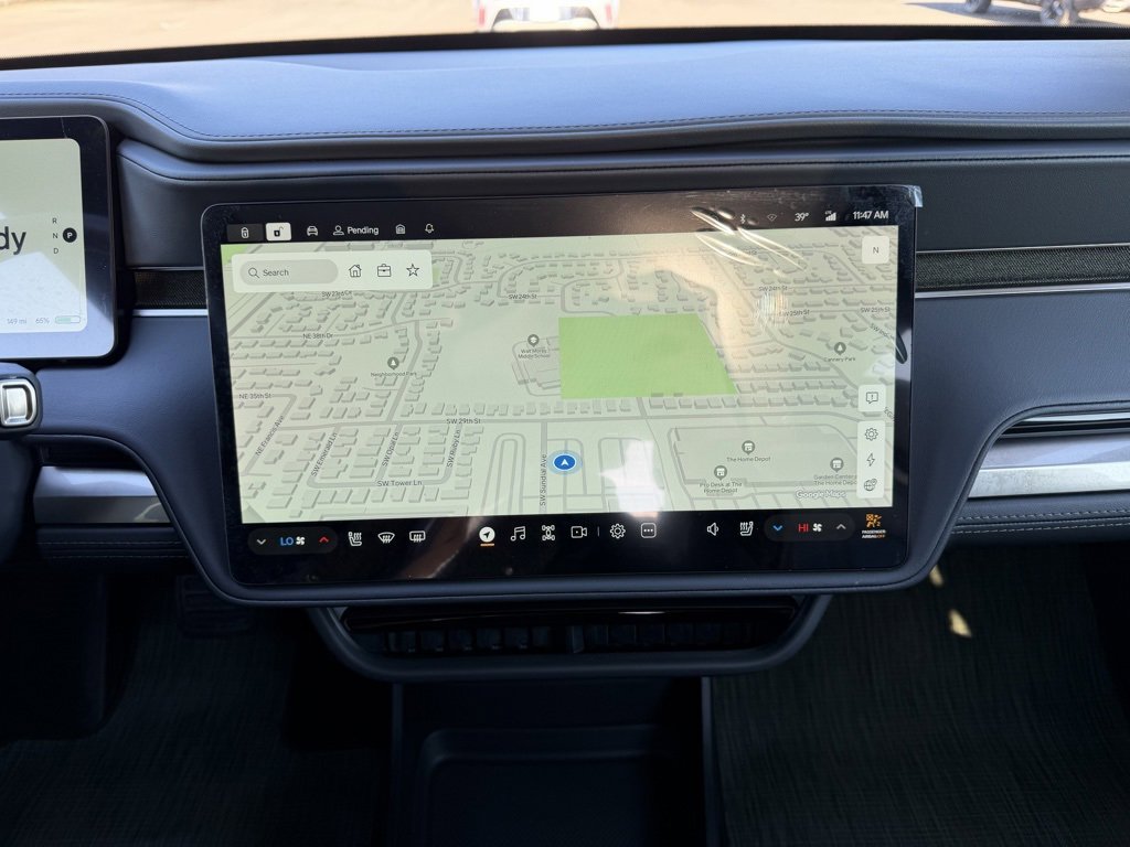 Used 2025 Rivian R1T Adventure image 23