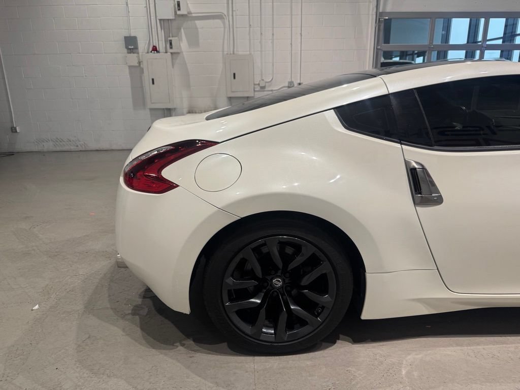 Used 2020 Nissan 370Z Coupe RWD image 8
