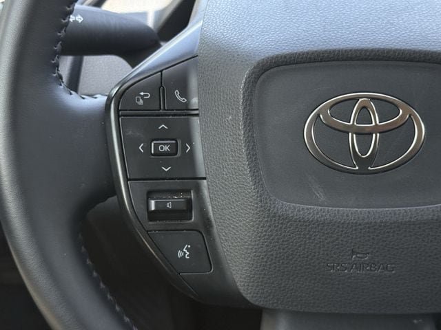 Used 2025 Toyota Prius LE FWD image 13