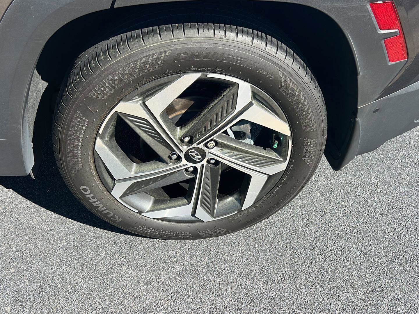 Used 2023 Hyundai Tucson Limited image 40