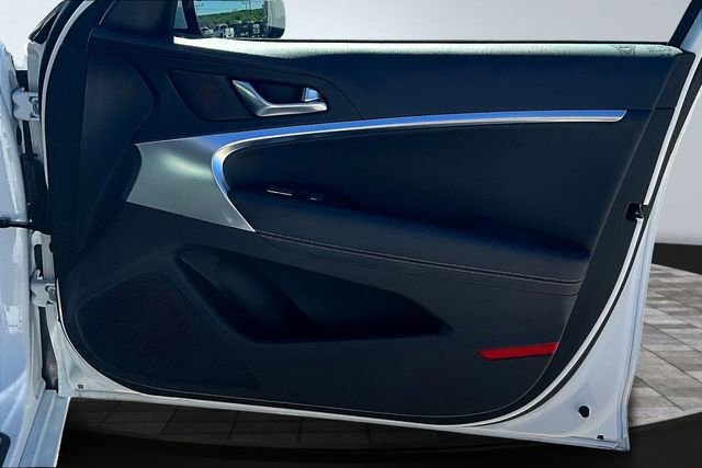 Used 2025 Genesis G70 2.5T image 29