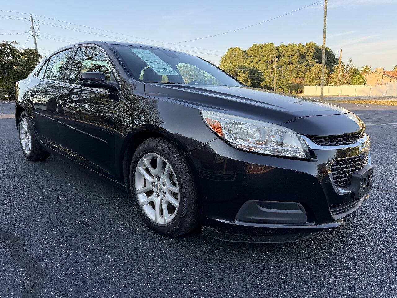 Used 2015 Chevrolet Malibu LT w/ Power Convenience Package FWD image 4