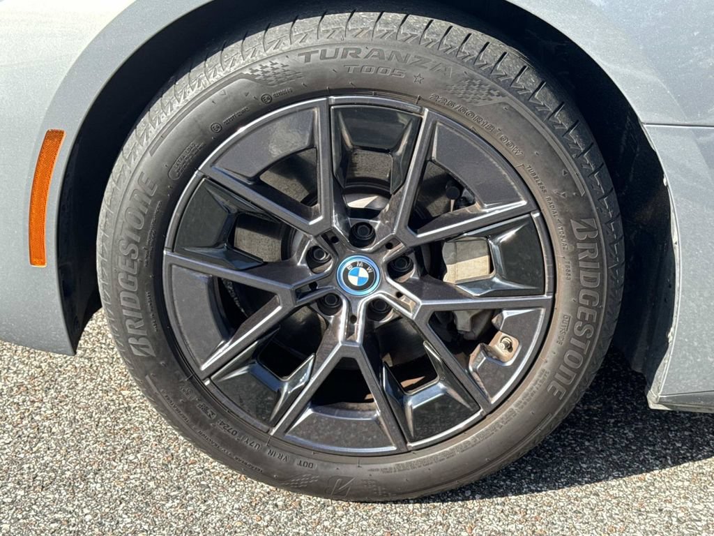 Used 2024 BMW i4 eDrive40 RWD image 11