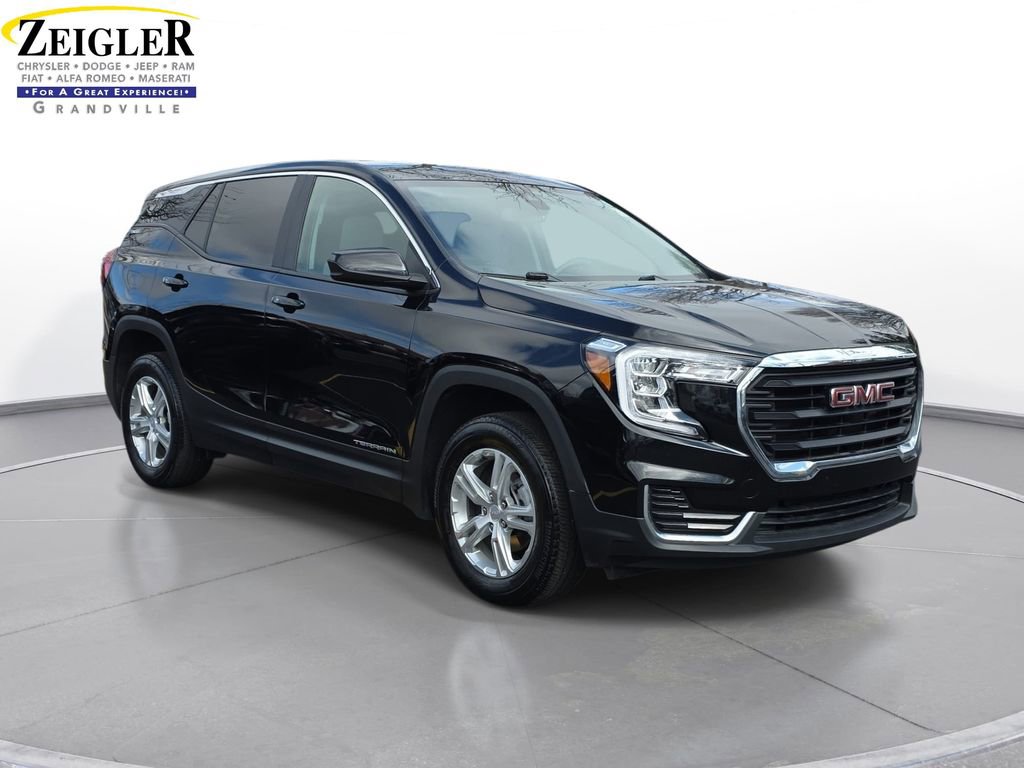 Used 2023 GMC Terrain SLE AWD/4WD image 3