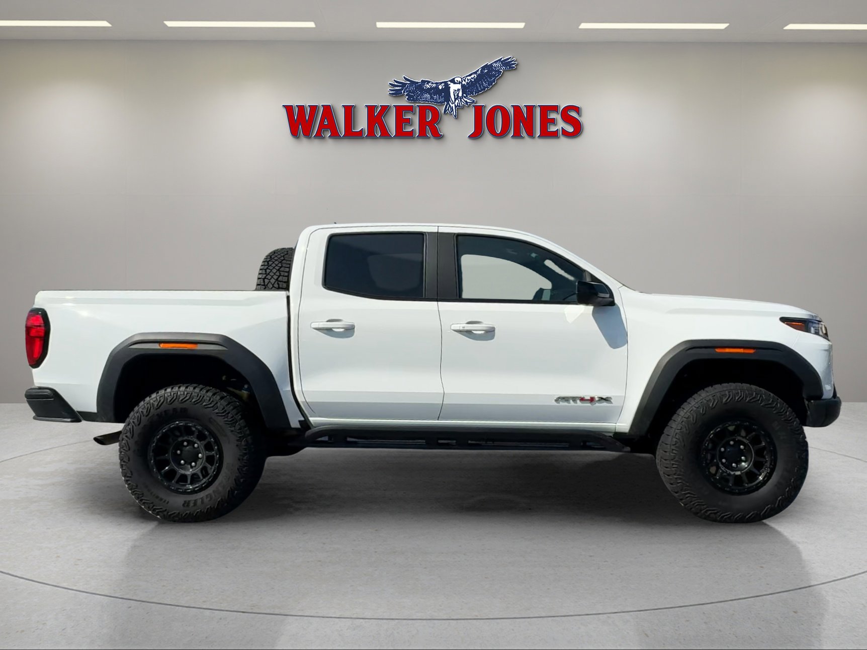 Used 2024 GMC Canyon AT4X w/ AT4X AEV Edition AWD/4WD image 5