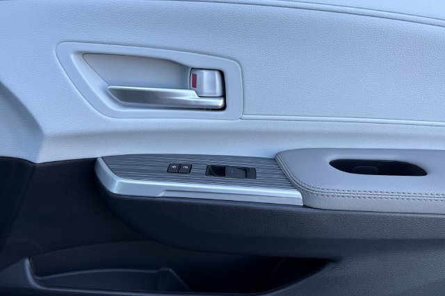 New 2026 Toyota Sienna XLE AWD/4WD image 21