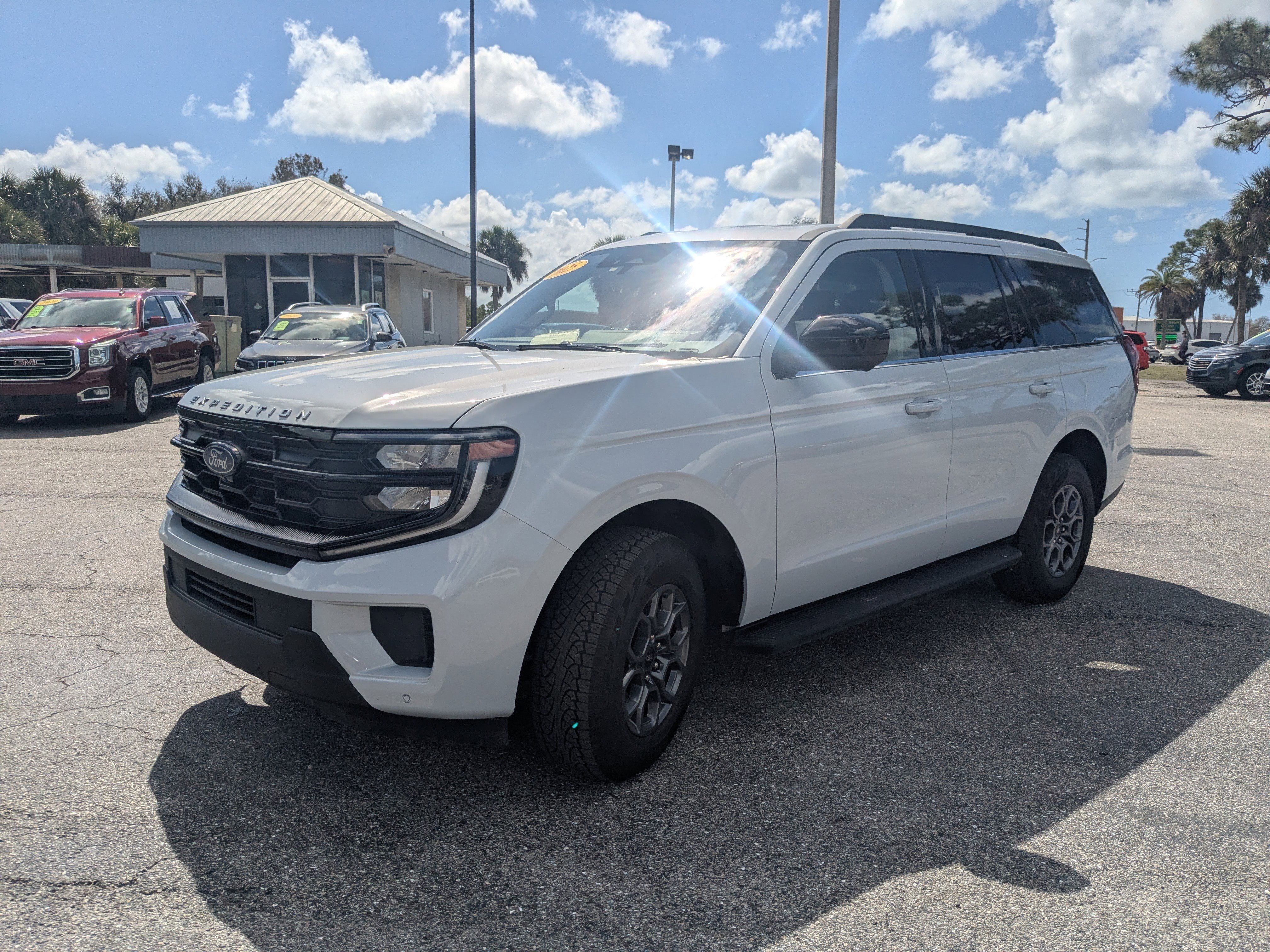 Used 2025 Ford Expedition Active image 8