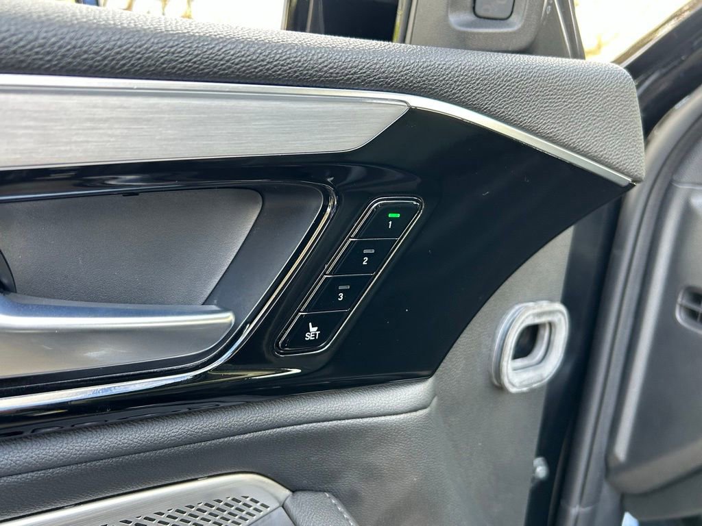 Used 2023 Acura MDX SH-AWD image 29