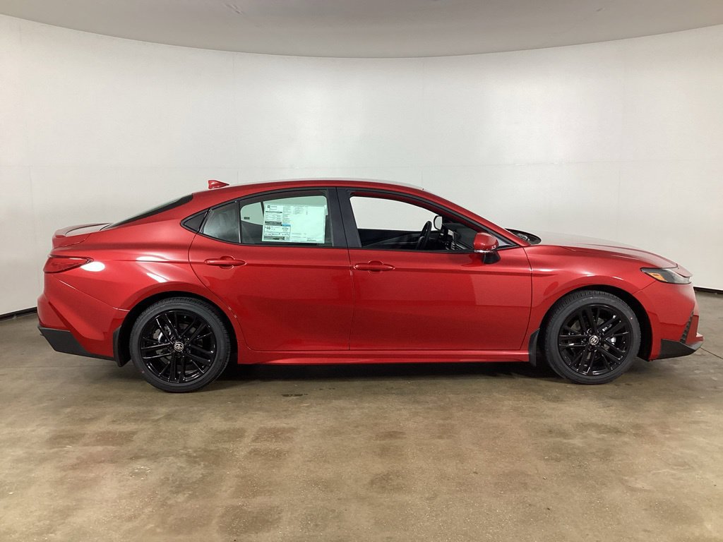 Used 2026 Toyota Camry SE w/ Convenience Package FWD image 4