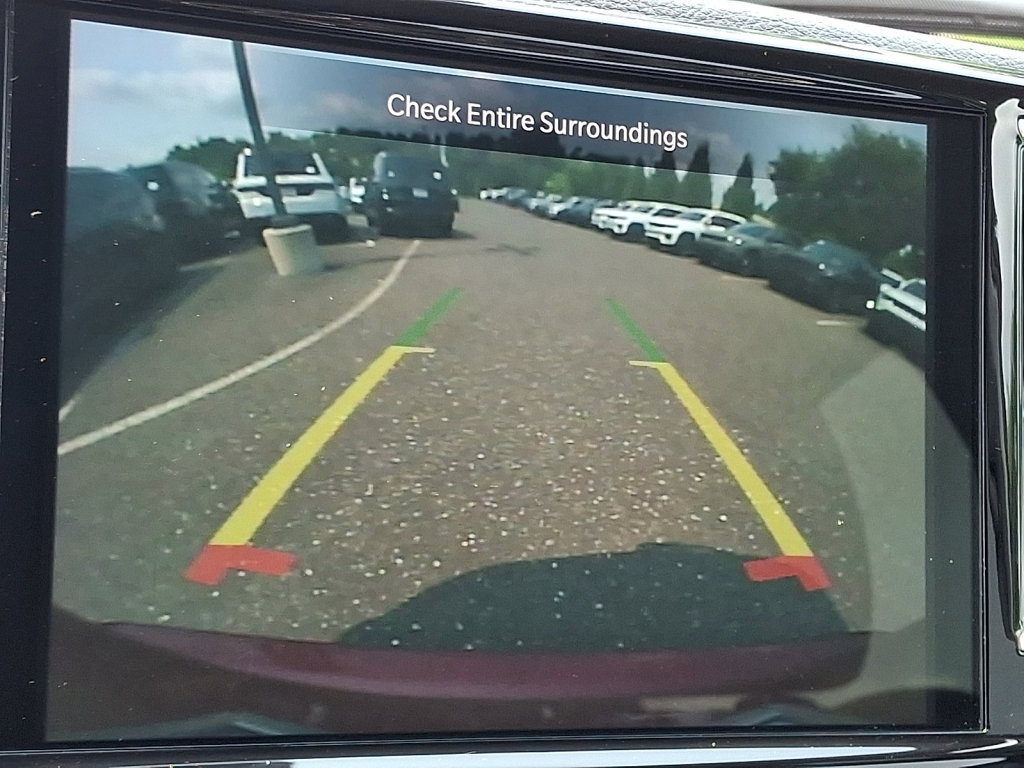Used 2023 Chrysler Pacifica Touring-L w/ Uconnect Theater Family Group FWD image 30