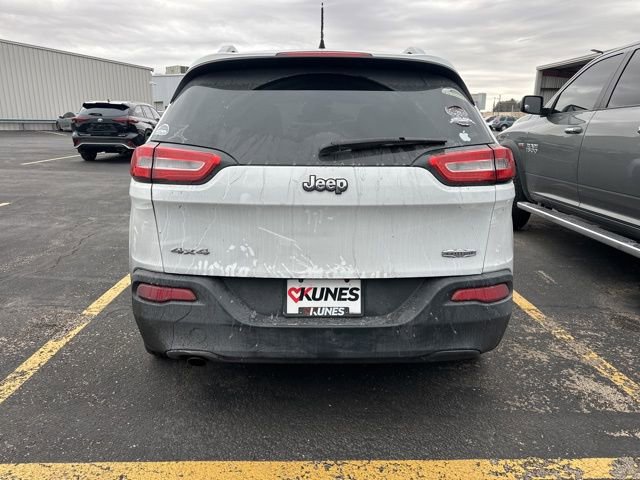 Used 2014 Jeep Cherokee Latitude w/ Cold Weather Group image 14