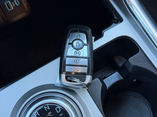 Used 2022 Ford Explorer XLT w/ Equipment Group 202A image 12