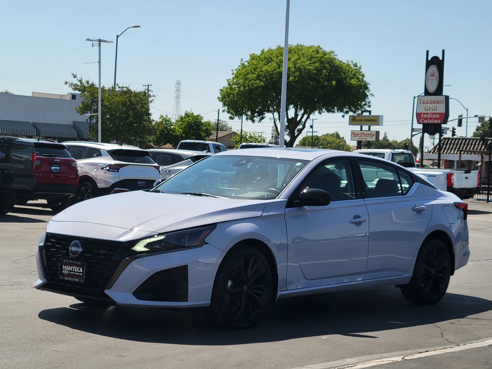 Used 2024 Nissan Altima 2.5 SR w/ SR Premium Package image 8