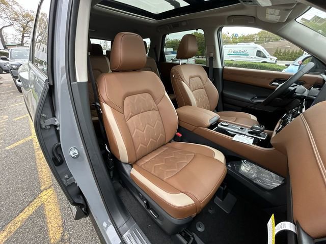 New 2026 Nissan Pathfinder Platinum w/ Cargo Package AWD/4WD image 16
