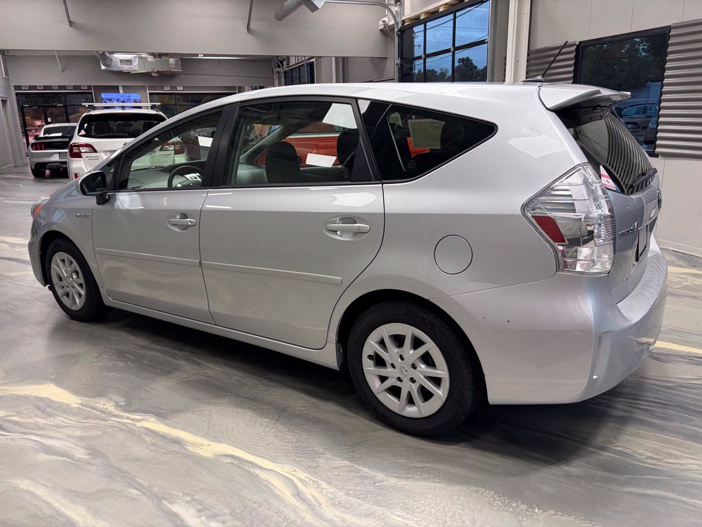 Used 2012 Toyota Prius V Three FWD image 33