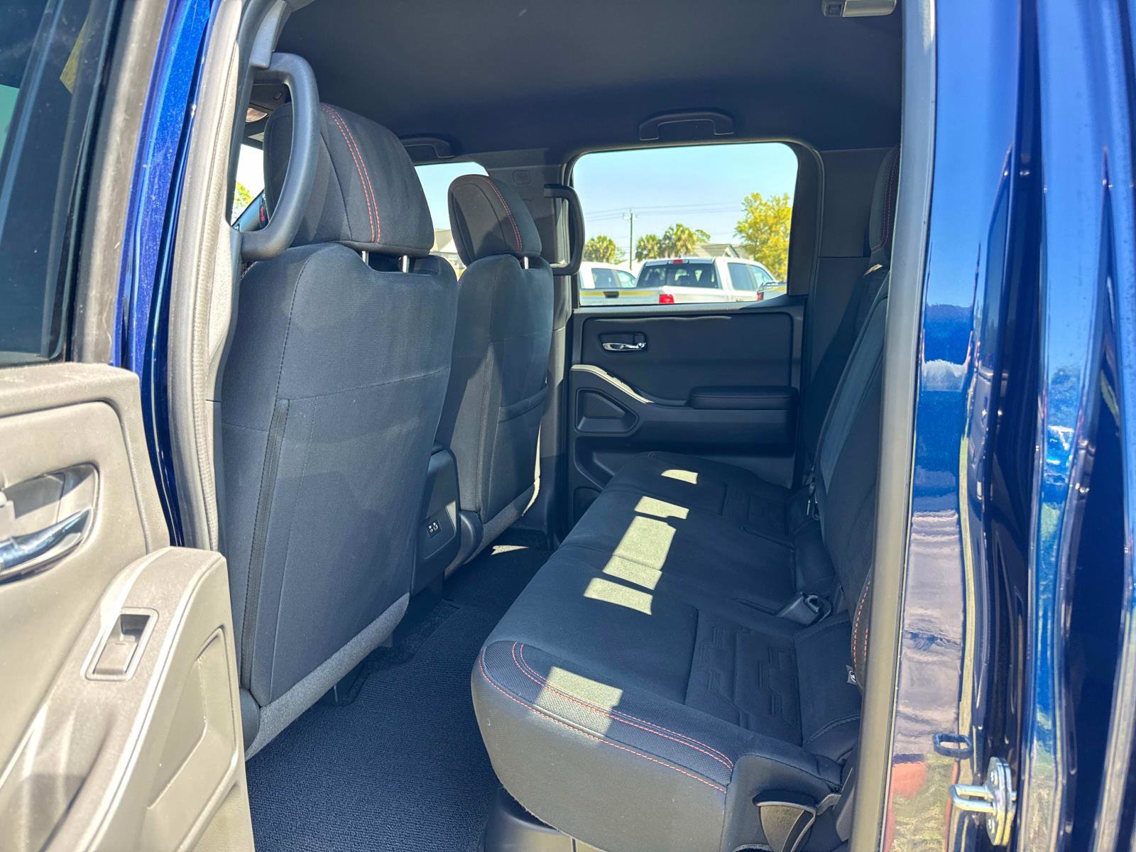 Used 2023 Nissan Frontier PRO-4X w/ Technology Package image 16