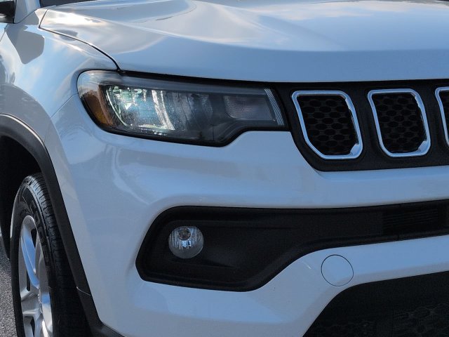 Certified 2023 Jeep Compass Latitude w/ Convenience Group AWD/4WD image 9
