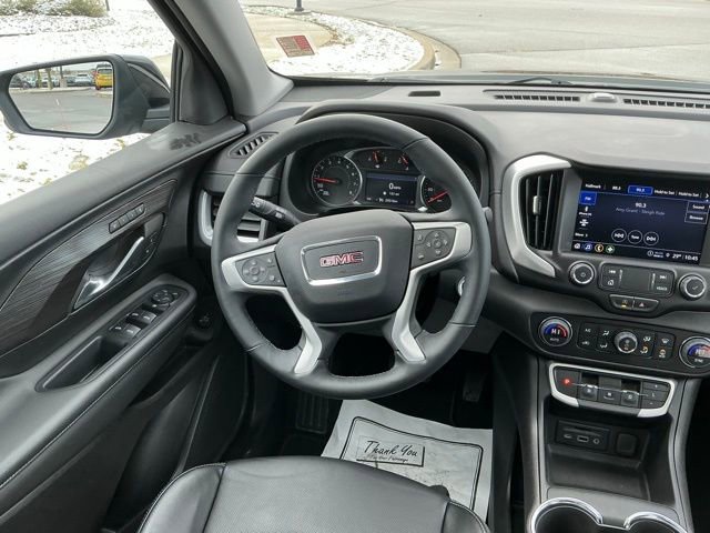 Used 2024 GMC Terrain SLT image 25