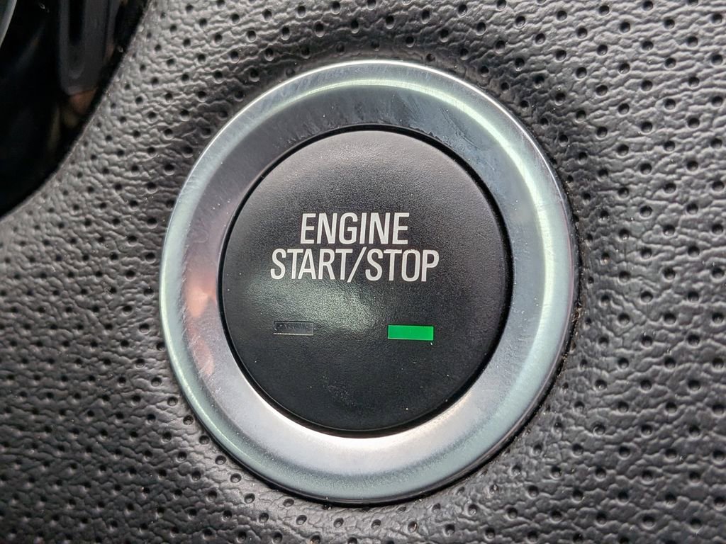 Used 2018 Cadillac XT5 FWD image 31