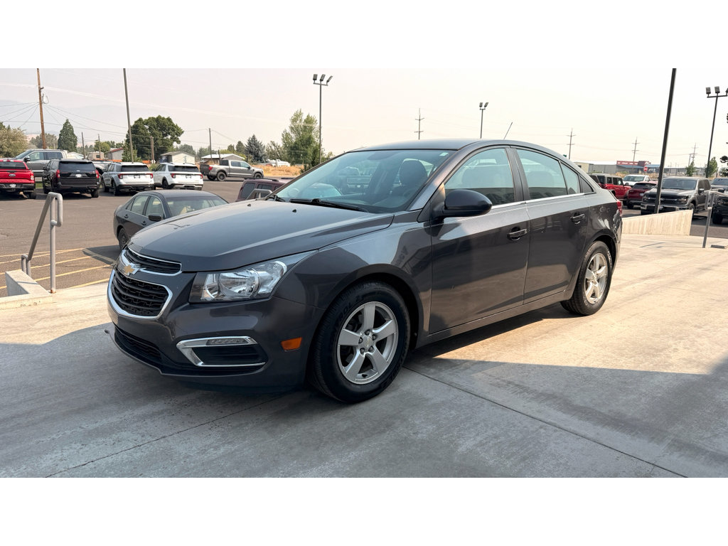 Used 2015 Chevrolet Cruze LT FWD image 3