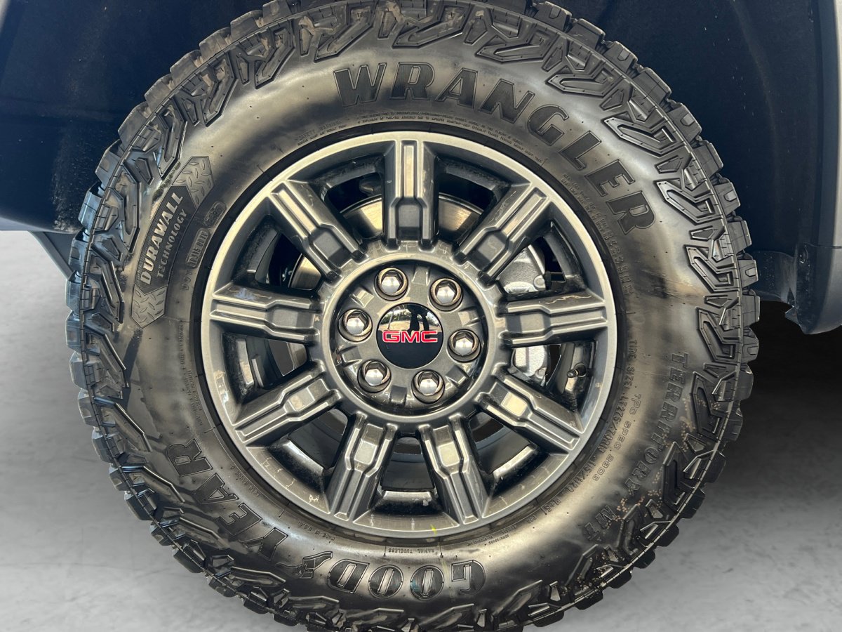 Certified 2026 GMC Sierra 1500 AT4X image 28